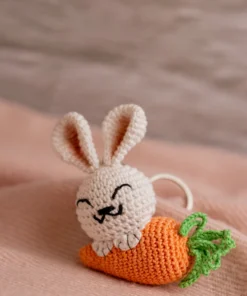 Bunny with Carrot keychain (4)