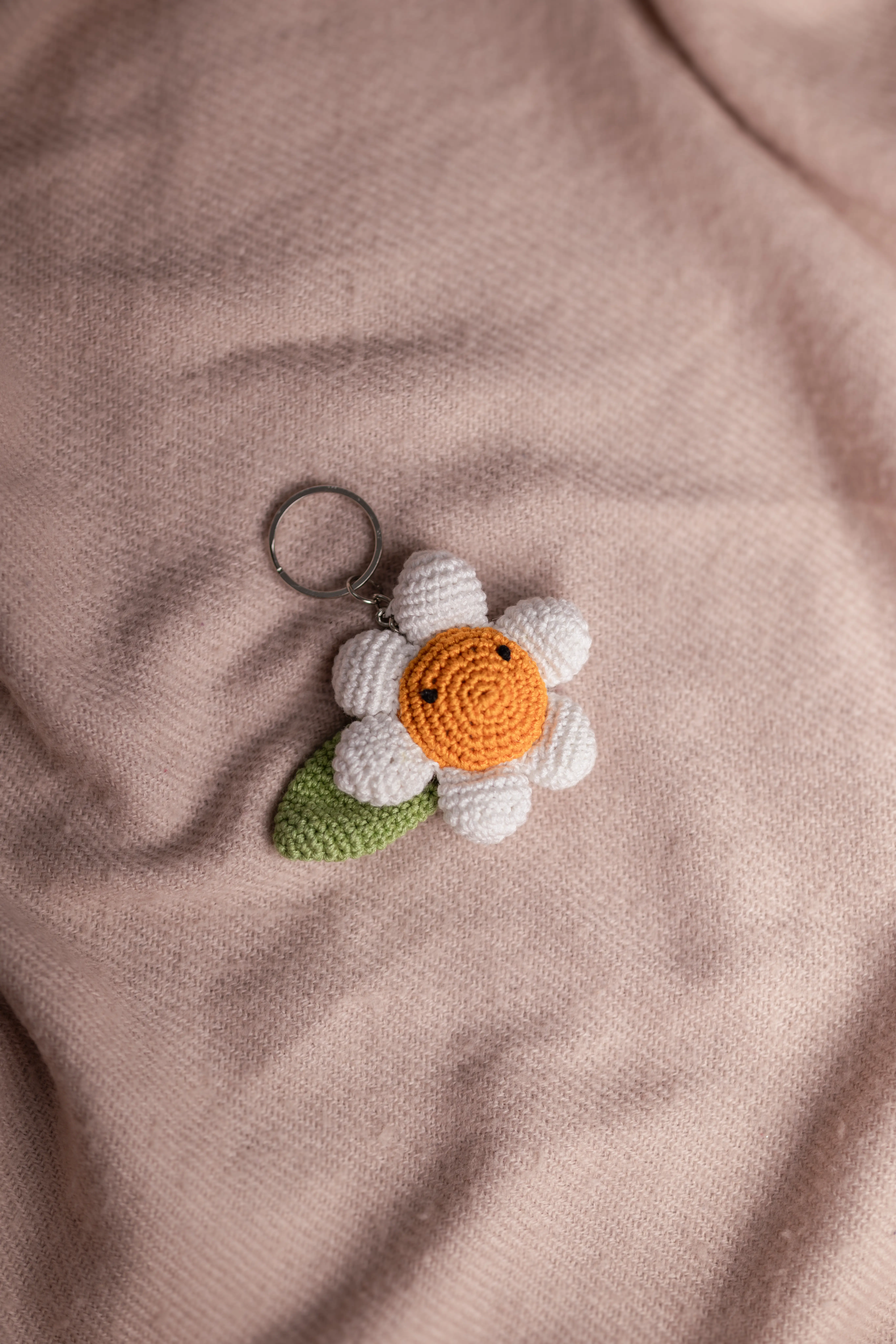 Daisy Flower Keychain (4)