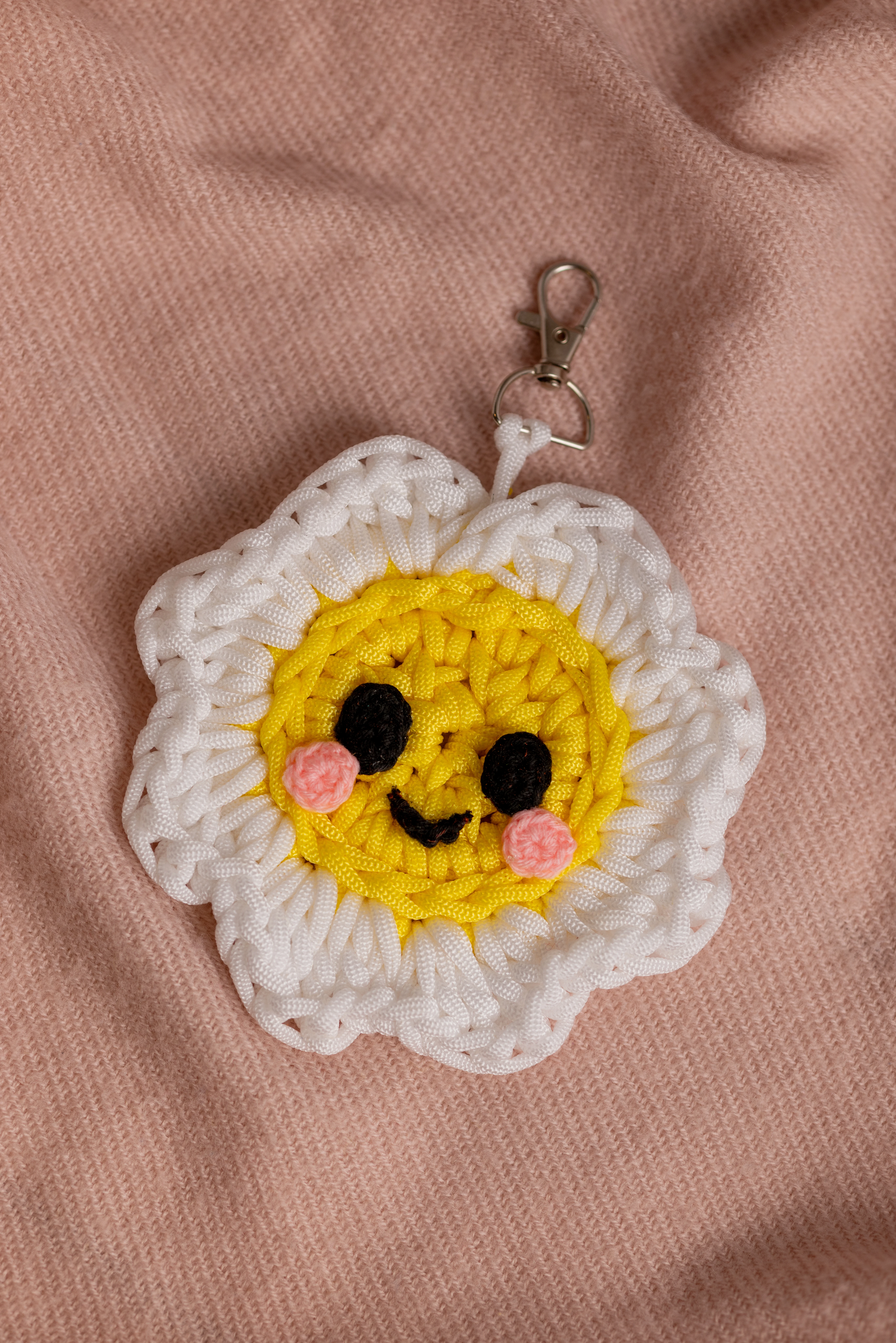 White Flower Keychain (10)